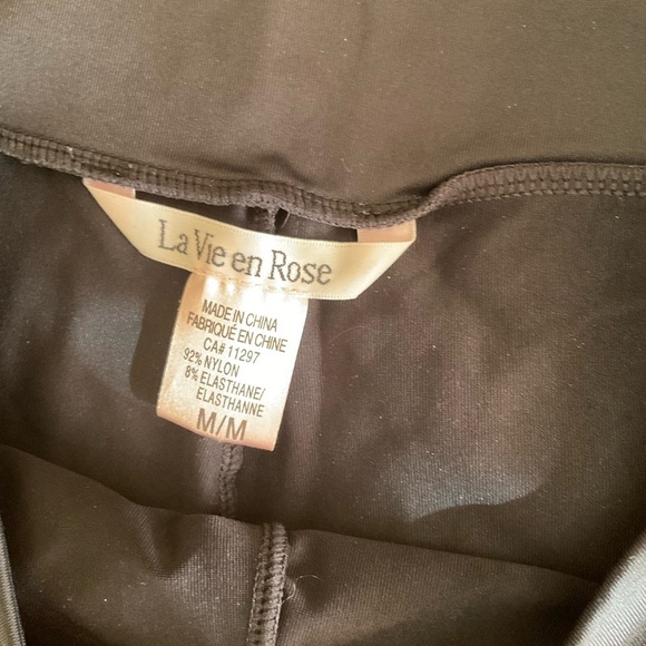 La Vie En Rose 2 pieces black zip up and shorts - Picture 3 of 5